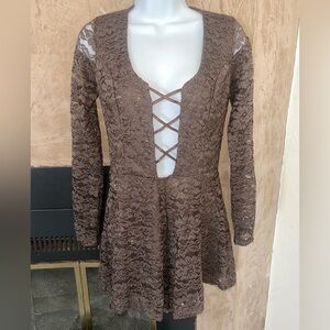 GLITTERY BROWN LACE ROMPER